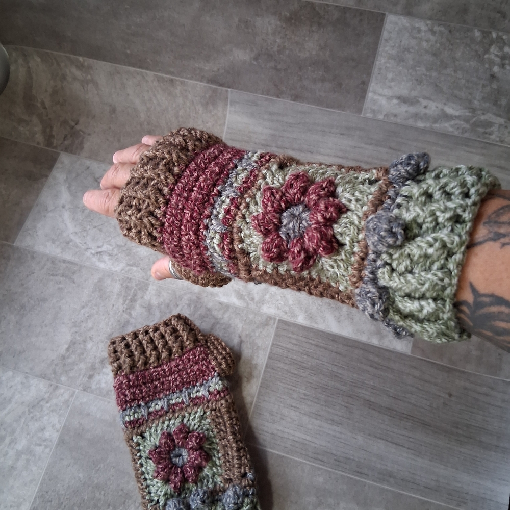 Handmade Chunky Crochet Fingerless Gloves, Hippie Handwarmers, Boho Mittens